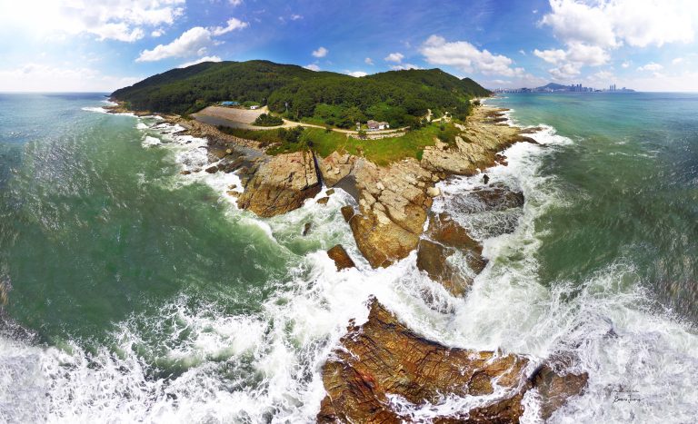 “Panorama of Egidae Coast & Mosanjae Mountain.”
